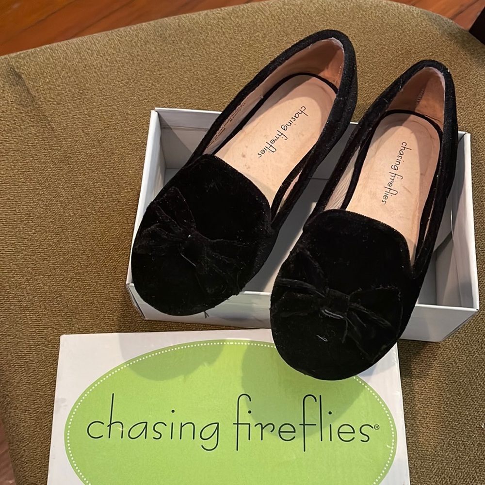 Chasing fireflies Black velvet shoes little girls, size 10